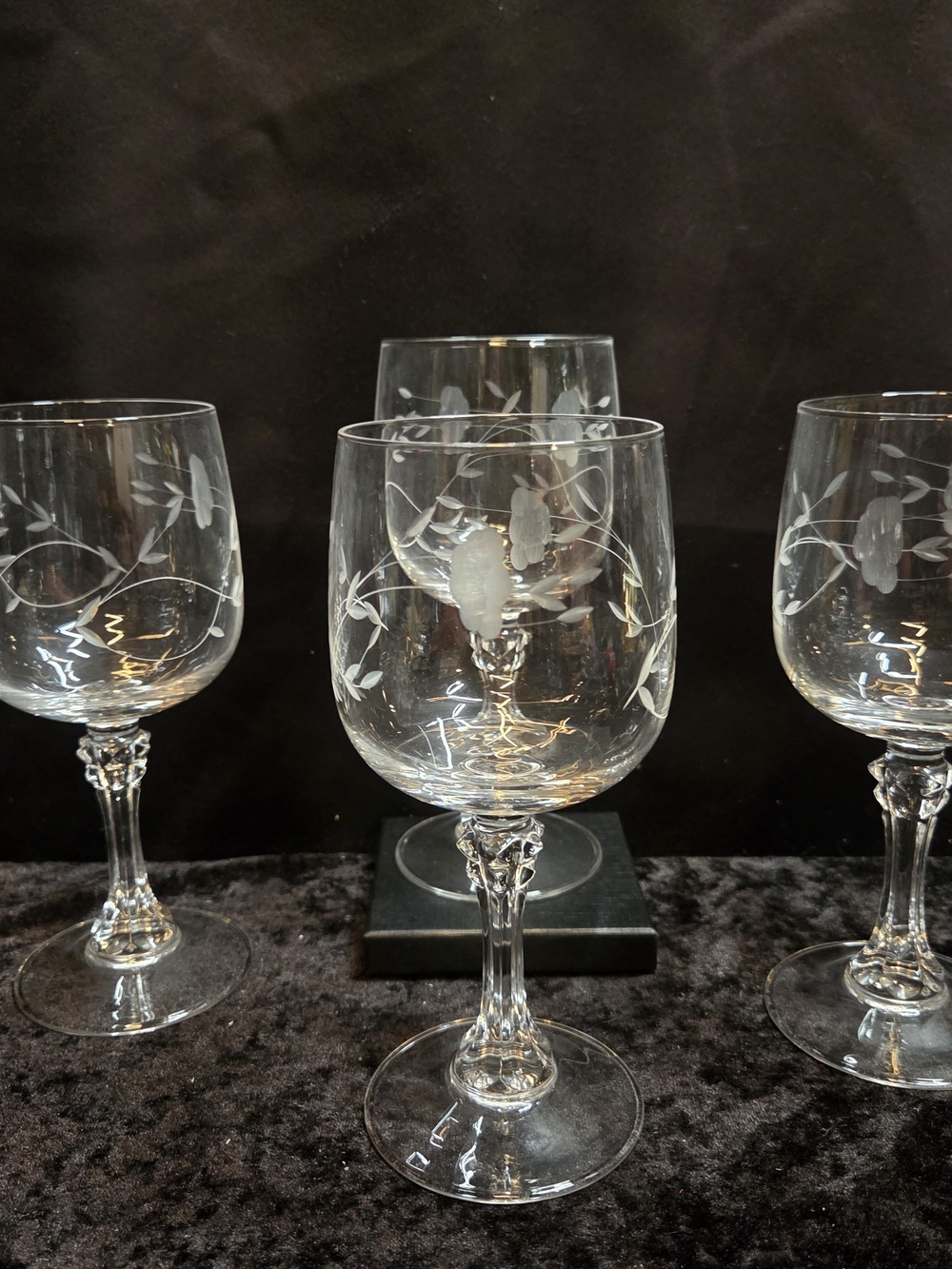 Set of 4 Vintage Princess House Bordeaux Heritage Crystal Etched 6” Wine Glasses
